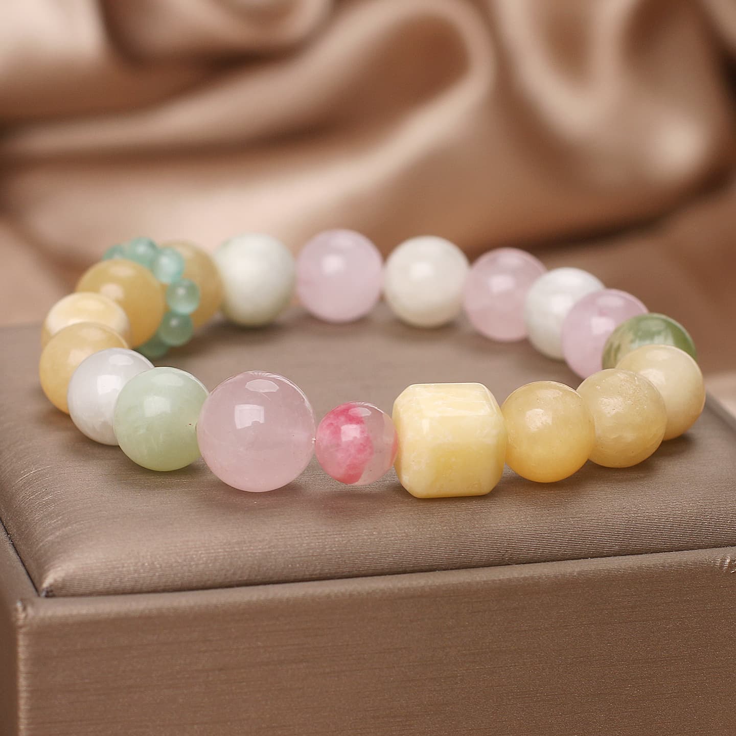 Versatiler Sommer-Agate-Armreif in Naturfarben für Frauen